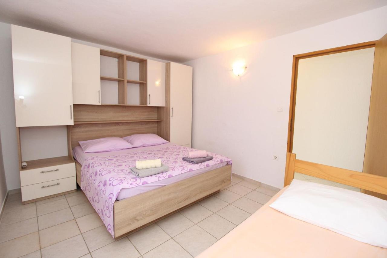 Apartment Marija Kolan Exterior photo