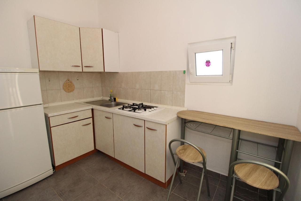 Apartment Marija Kolan Exterior photo